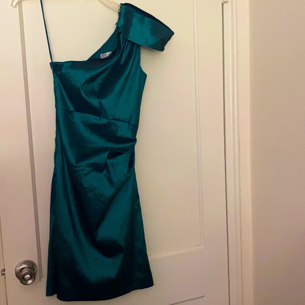 Badgley Mischka green one shoulder dress size: 4